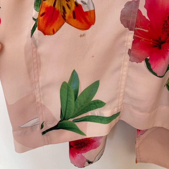 Babaton graphic floral robe from Aritzia - Picture 5 of 7